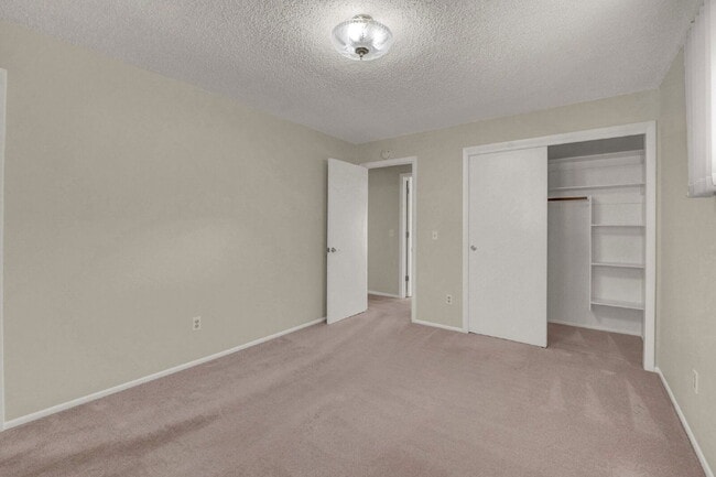 Building Photo - 8563 E Saratoga Pl