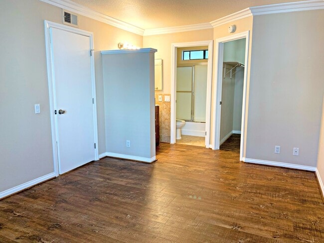 Building Photo - For Lease – Beautiful 2 Bed, 2 Bath Condo in Northwood Horizon | $3,195/month