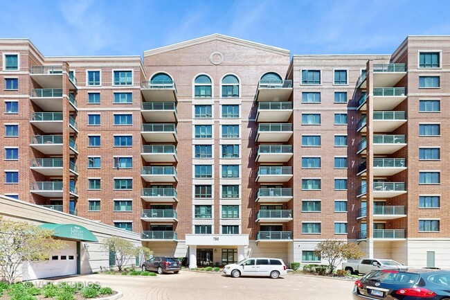 Building Photo - 750 Pearson St