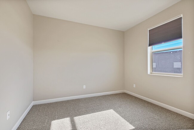 Building Photo - Newer Construction Home located in Mesa Village