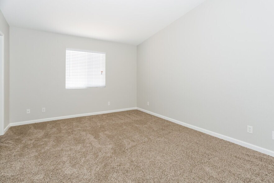 Building Photo - 4030 W Red Coach Ave