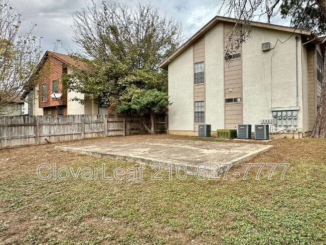 Building Photo - 10565 Starcrest Dr