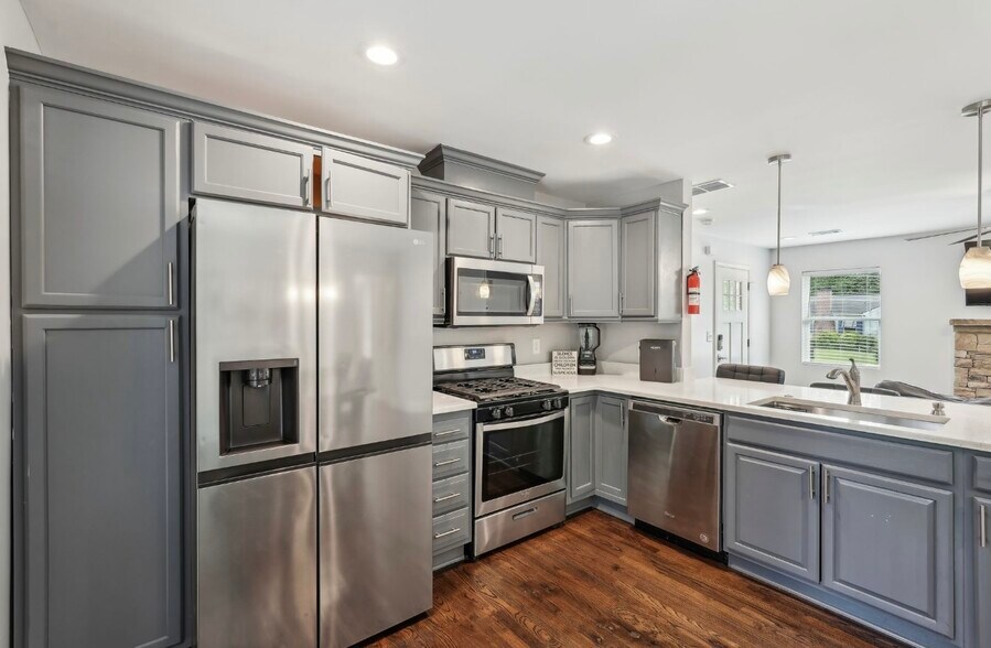 Building Photo - 1605 Wellswood Dr SE