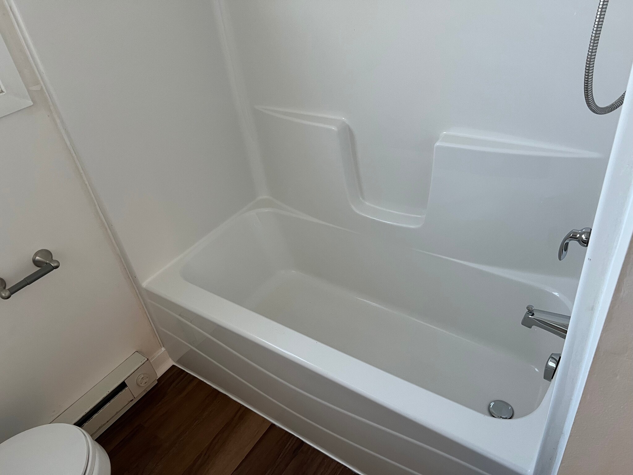 Building Photo - 2204 Arizona Ave