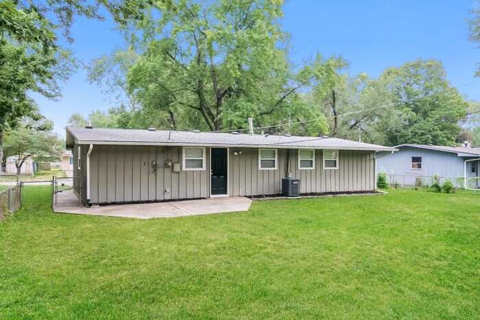 Building Photo - 414 N Cochise Dr