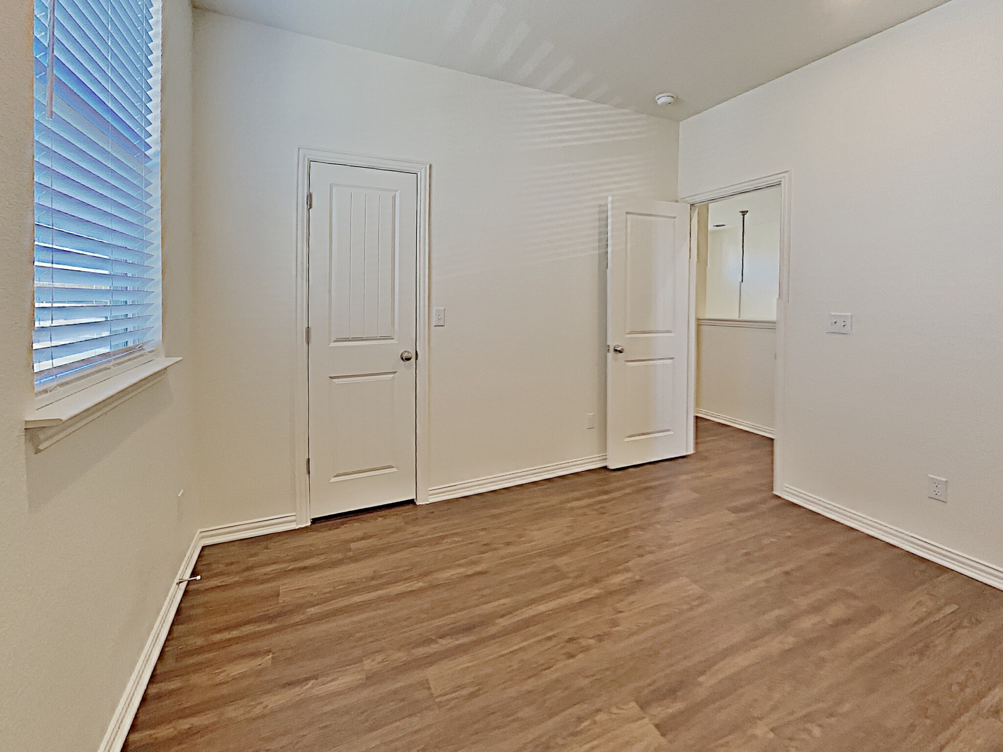 Building Photo - 2734 Lillybrook Ln