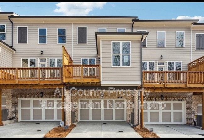 Building Photo - 105 Basil St