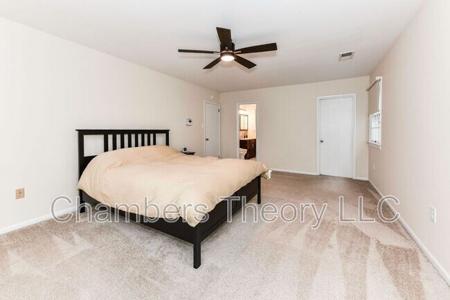 Building Photo - 8504 Shadeway Pl