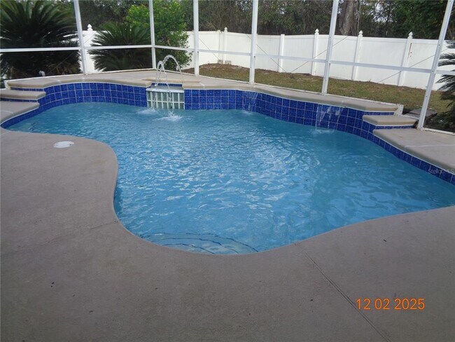 Building Photo - 2610 Groveland Ave