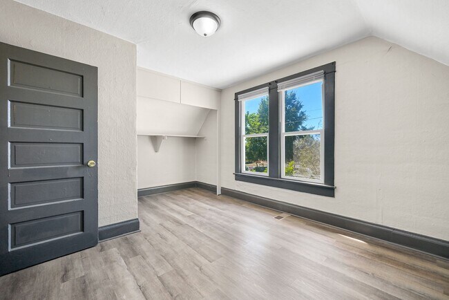 Building Photo - 4 Bedroom Home for Rent! Remodeled Home wi...