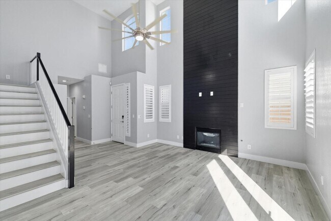 Building Photo - 972 Prestwick St