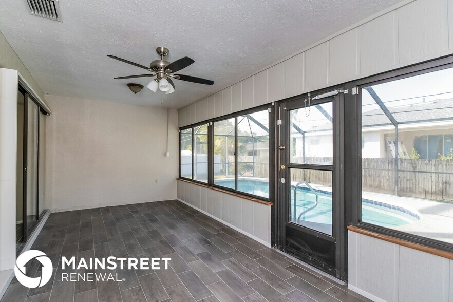 Building Photo - 141 Loyola Rd