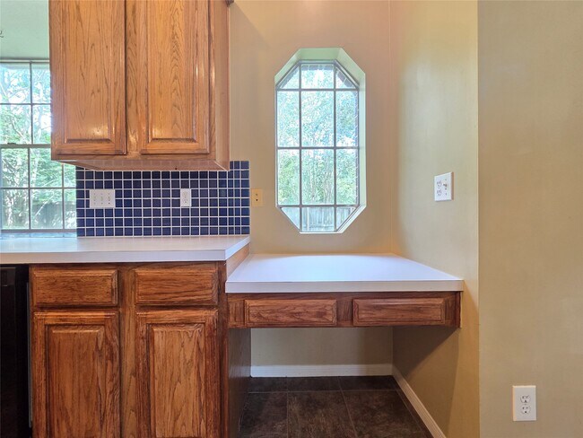 Building Photo - 6903 Springcrest Ct