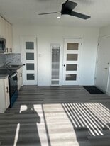 Building Photo - 305 E Plymouth St