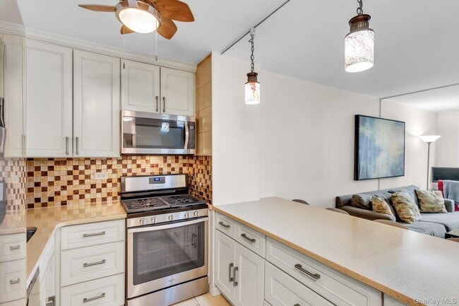 Building Photo - 340 E 93rd St