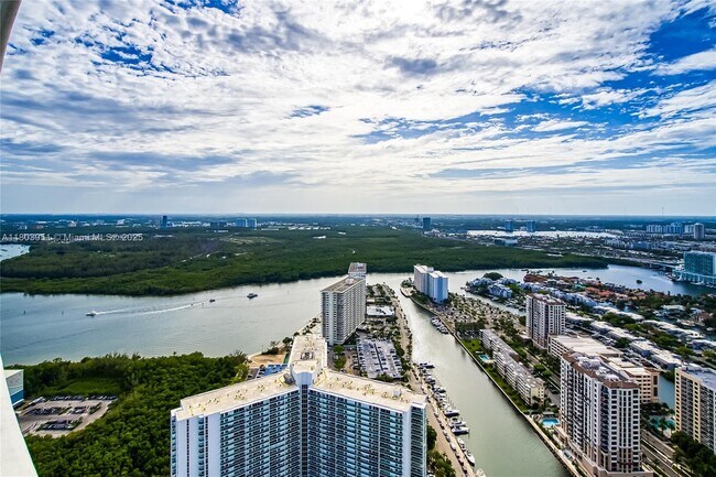Building Photo - 15701 Collins Ave
