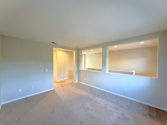 Building Photo - Beautiful 4-Bedroom, 2.5-Bath Home for Ren...