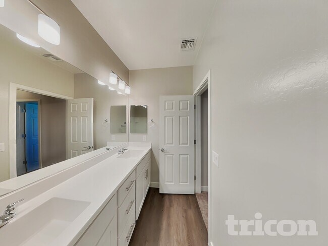 Building Photo - 2929 N 28th St