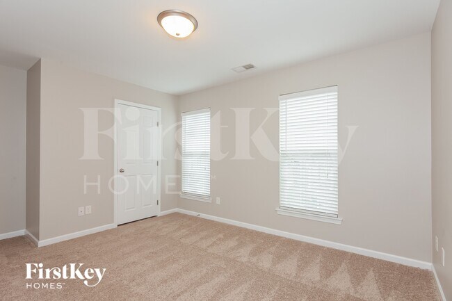 Building Photo - 15507 Troubadour Ln