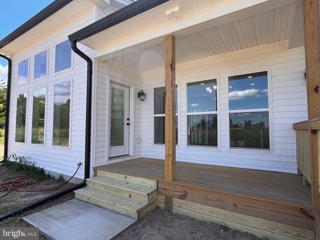 Building Photo - 8641 Sandy Beach Ln