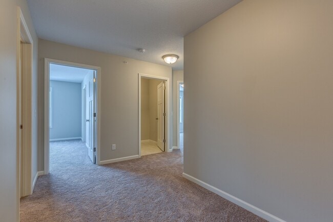 Building Photo - END UNIT townhome available July 01 $1825.00