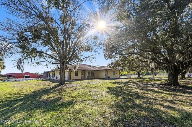 Building Photo - 655 N Burnett Rd