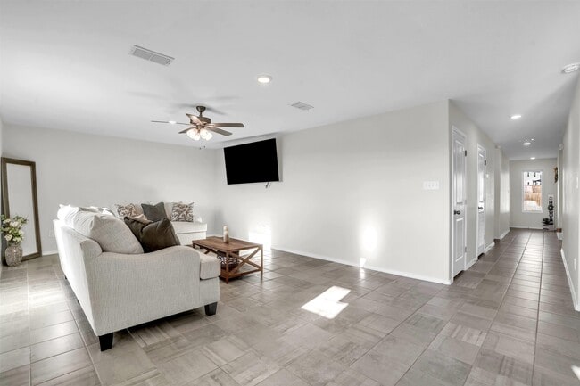 Building Photo - 5112 Anacahuita Dr