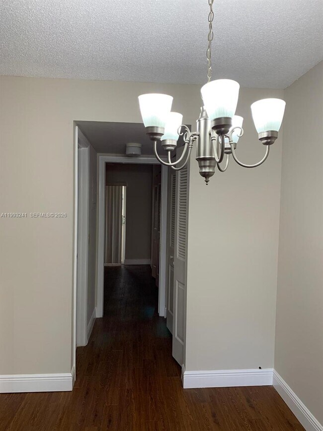 Building Photo - 134 Windsor G