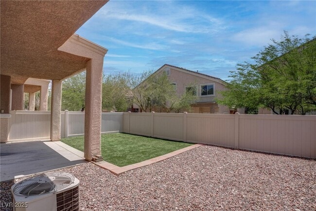 Building Photo - 9133 Forest Willow Ave