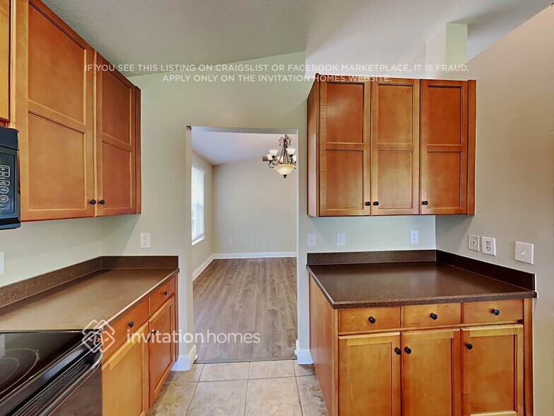 Building Photo - 5530 S Sparrow Hawk Ct
