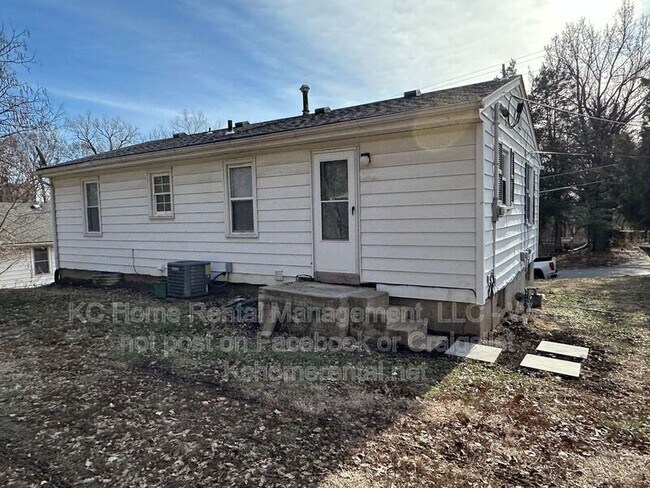 Building Photo - 2010 Bunker Ave