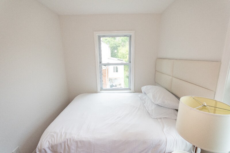 Building Photo - 1012 East-West Hwy