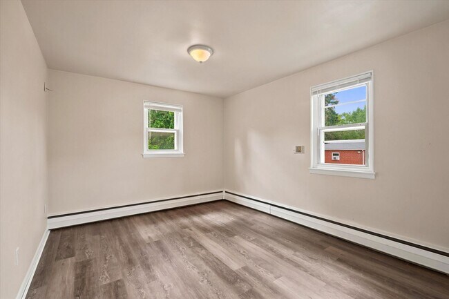 Building Photo - 126 4th Ave