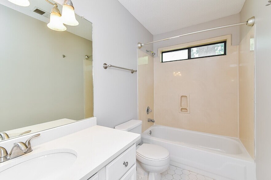 Building Photo - 2703 Misty Woods Cove N