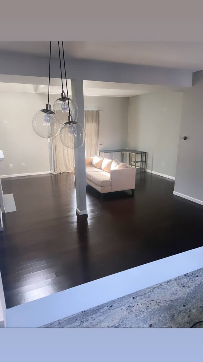 Building Photo - 422 Cypress Rd