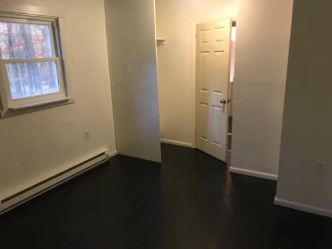 Building Photo - 129 Hilltop Cir