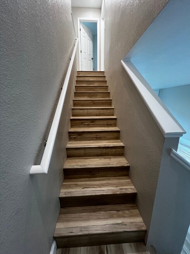 Building Photo - 436 E Center St