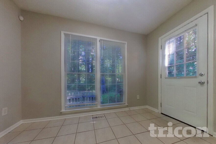 Building Photo - 5394 Telford Ct