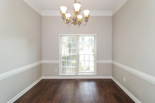 Building Photo - 8642 Tropicana Dr N