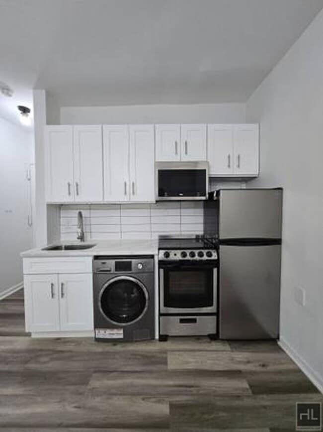Building Photo - East 35th Street