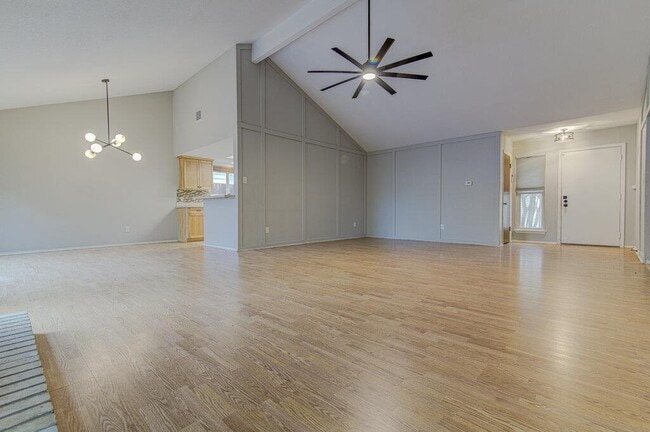 Building Photo - 11803 Hyacinth Dr