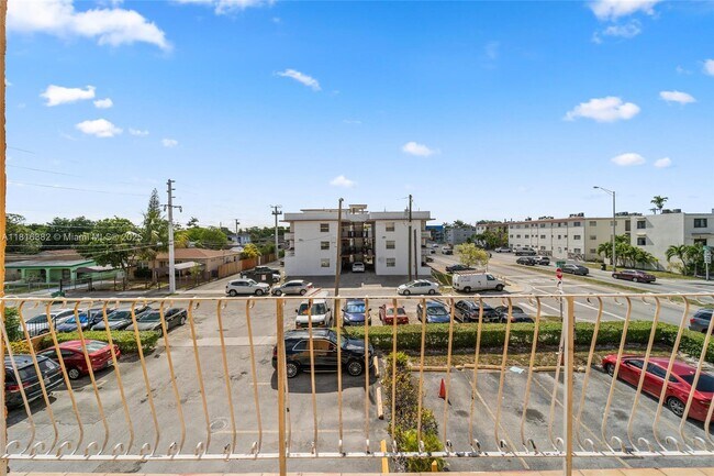 Building Photo - 6200 W Flagler St