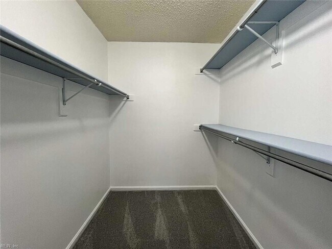 Building Photo - 4930 Cypress Point Cir