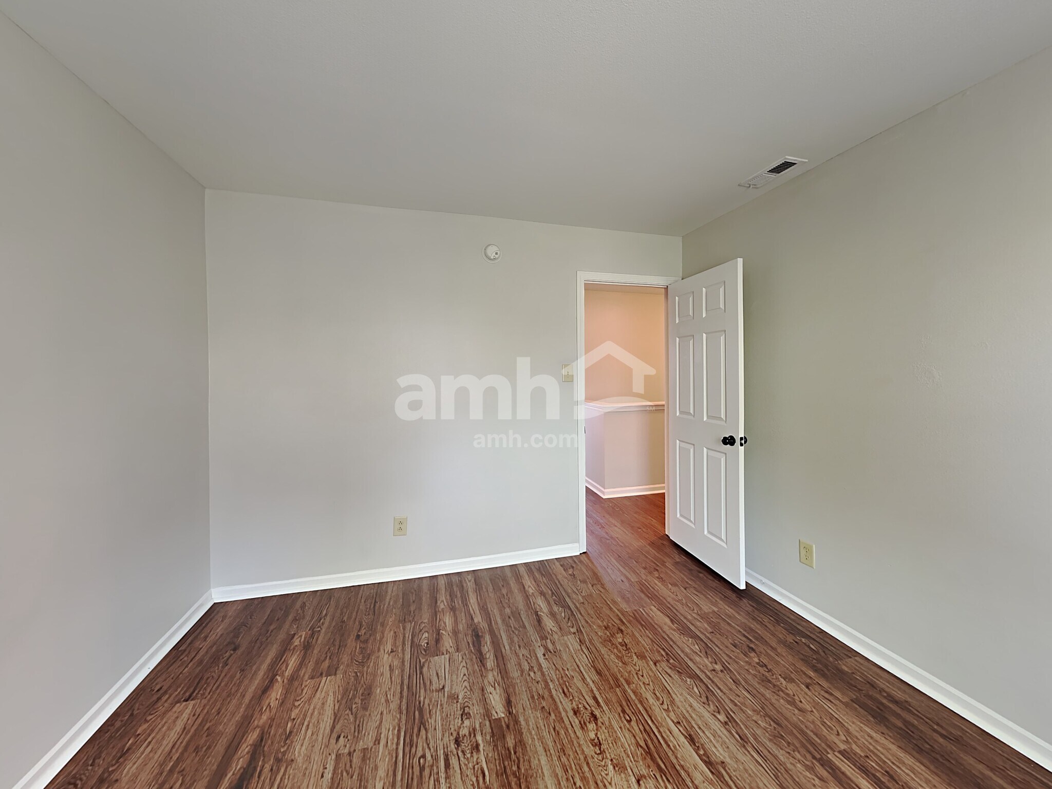 Building Photo - 1413 Dowell St