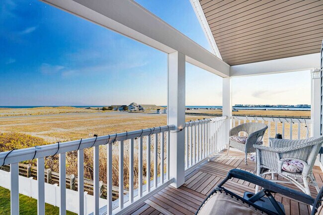 Building Photo - 12 Epping Ave