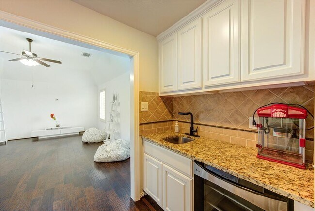 Building Photo - 27818 Pinpoint Crossing Dr