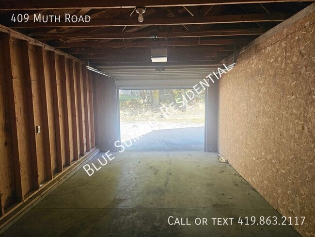 Building Photo - 409 Muth Rd
