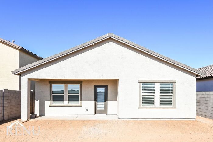 Building Photo - 35579 W San Capistrano Ave