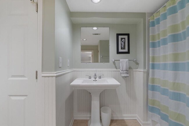 Building Photo - 97 Huntington Rd NE