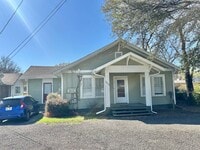 Building Photo - 2613 N Elm St